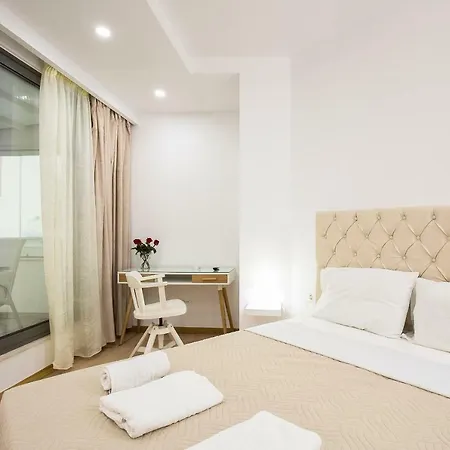 Konstantinos Boutique كيساموس