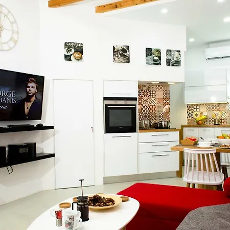 Konstantinos Boutique * كيساموس